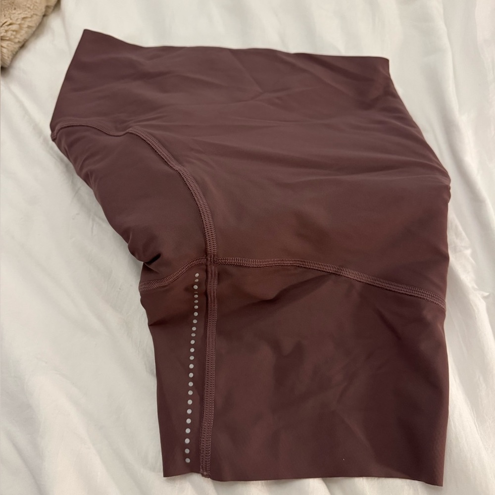NWT! lululemon City to Summit Light Cycling Short - Picture 5 of 10